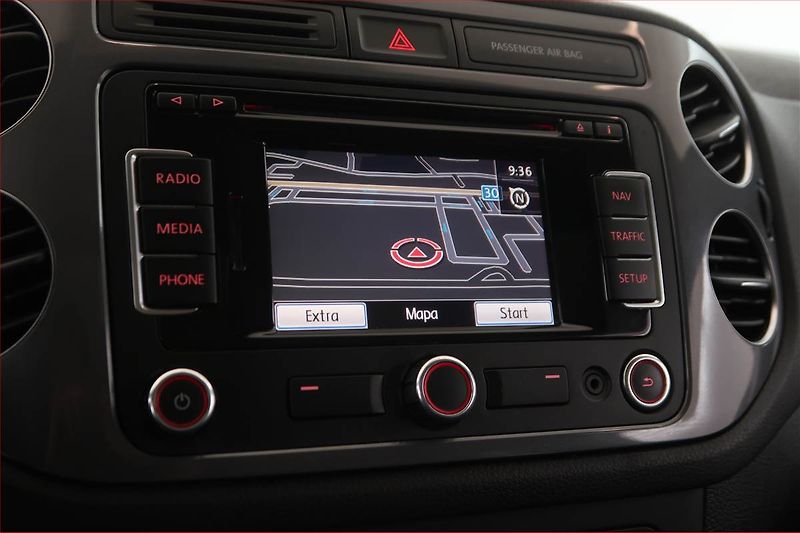 Volkswagen Tiguan (2012) R-Line 2.0 TDI, 4X4 - fotka 13 z 17