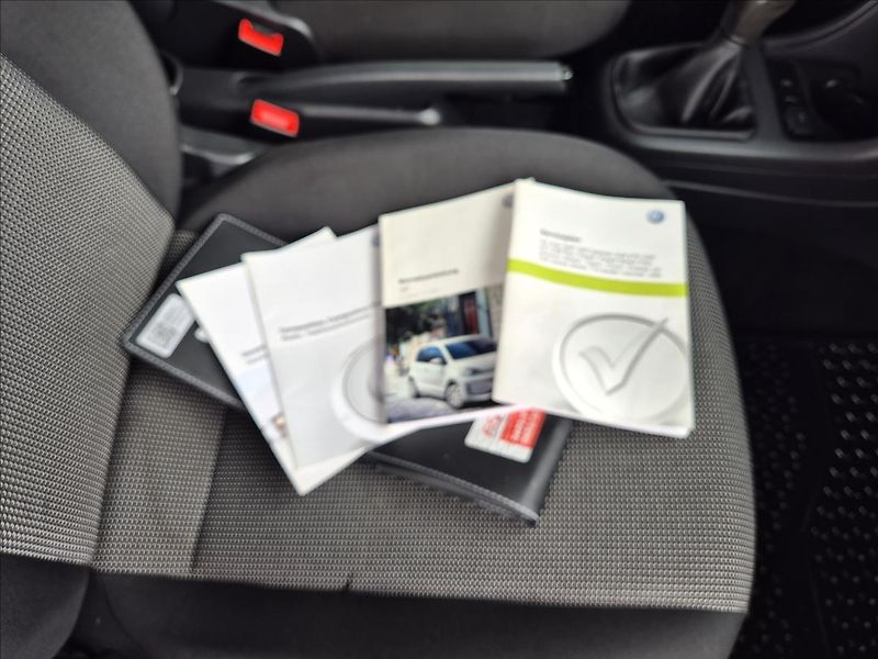 Volkswagen up! 1,0 i 5 Dv. Load Užitk. Klima - fotka 23 z 24