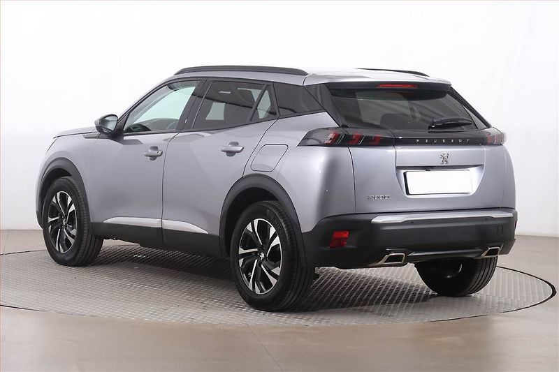 Peugeot 2008 (2020) Allure 1.2 PureTech, Automat - fotka 4 z 25