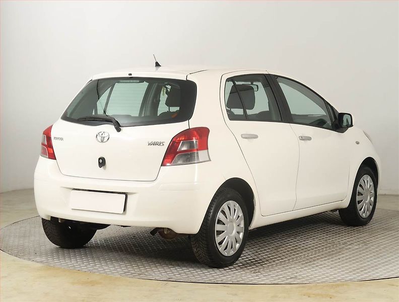 Toyota Yaris (2010) 1.0 VVT-i, Serv.kniha, po STK - fotka 5 z 15