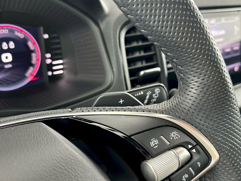 Škoda Karoq (2025) DSG 1.5TSI 110kW SportLine - fotka 28 z 36