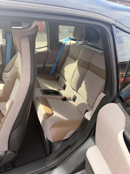 BMW i3 (2021) 120 Ah • 2021 • TOP výbava  - fotka 17 z 31