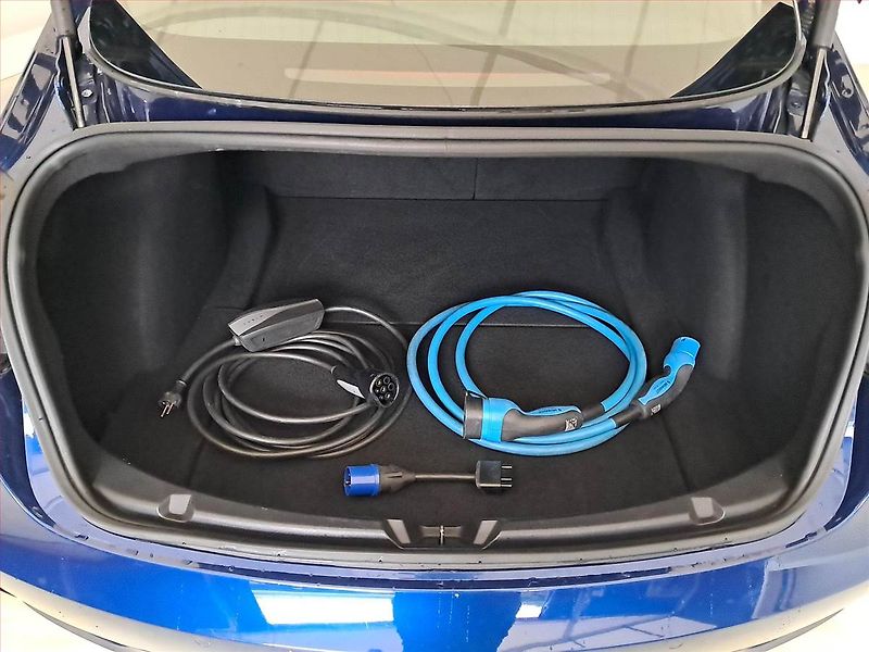 Tesla Model 3 (2019) Long Range 4WD 78kWh, SoH 81% - fotka 21 z 21