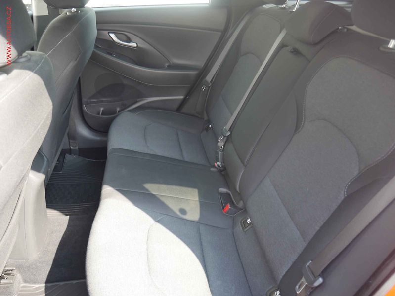 Hyundai i30 (2021) 1.5. i, ČR, navi, LED, autoAC - fotka 10 z 15