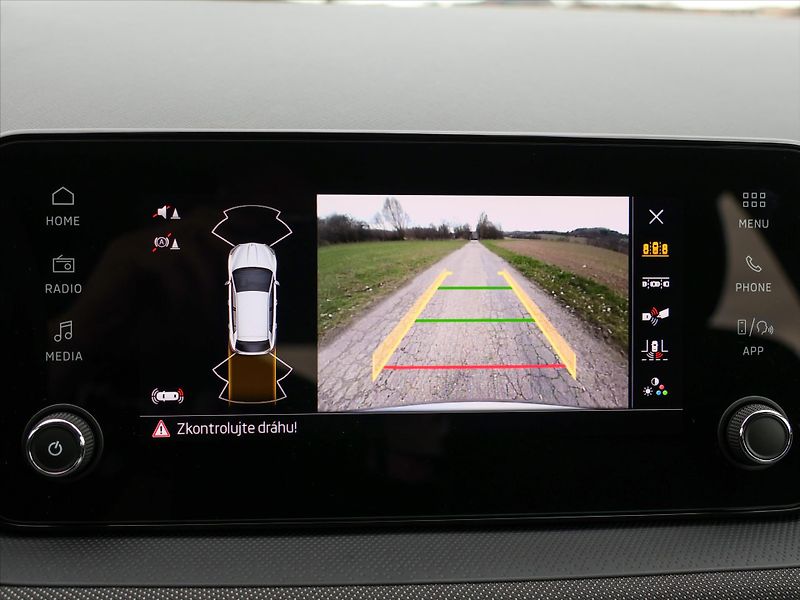 Škoda Fabia 1,0 TSi DSG Edice 130let DPH - fotka 27 z 38