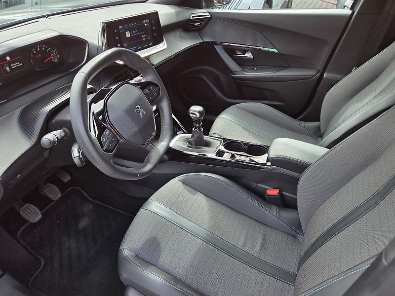Peugeot 2008 (2023) 1.2 PT 100 ALLURE MAN6 - fotka 9 z 27
