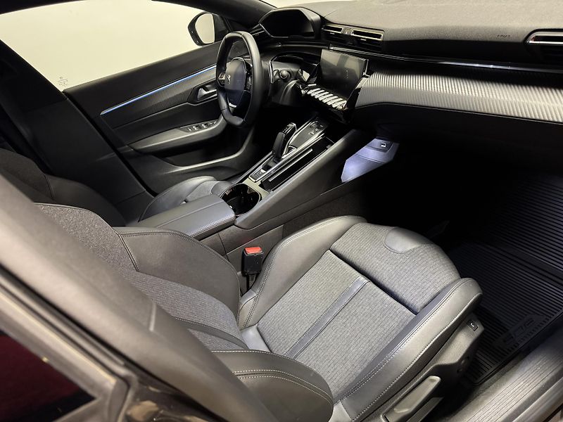 Peugeot 508 (2023) SW BlueHDi130 EAT8 ALLURE - fotka 30 z 40