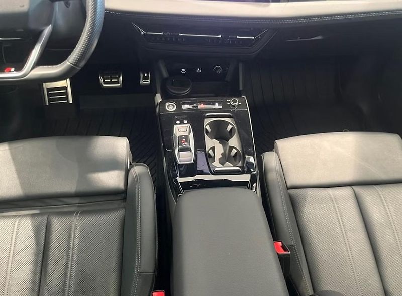 Audi Q6 e-tron Q S-Line 360k Pano Vzduch Taž. - fotka 11 z 18