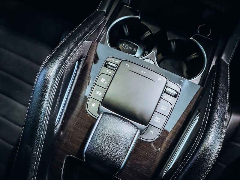 Mercedes-Benz GLE 450 4MATIC AMG 270kW - fotka 21 z 26