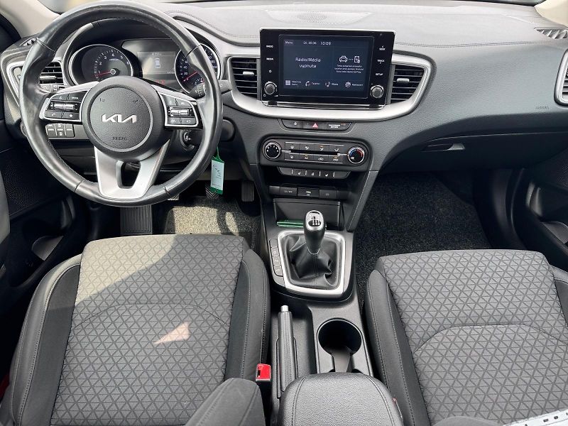 Kia Ceed (2023) SPIN 1.5T-GDI 118kW CZ DPH - fotka 9 z 11
