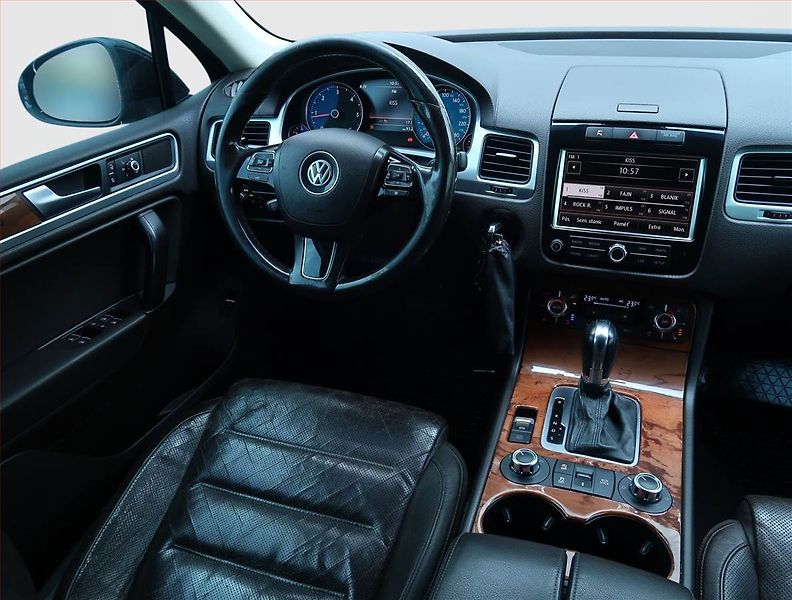 Volkswagen Touareg (2010) 3.0 TDI, 4X4, Automat, Navi - fotka 7 z 21