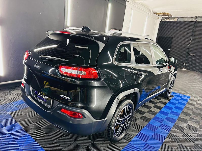 Jeep Cherokee 2.0/103kW MultiJet 4x4(Manual) - fotka 8 z 29