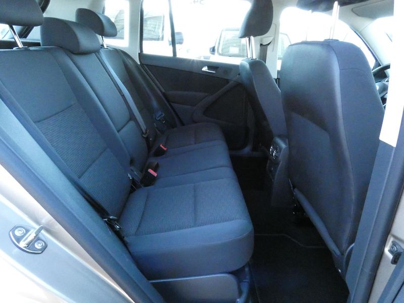 Volkswagen Tiguan (2014) 2,0 TDI BMT 103KW - fotka 27 z 29