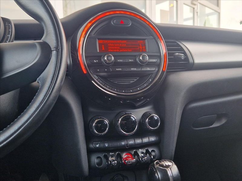 Mini Cooper 1,5 i 100kW LED VÝHŘEV - fotka 20 z 26