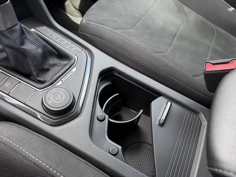 Volkswagen Tiguan (2022) 2.0 tsi 140 kw/4x4/záruka/DPH - fotka 17 z 21