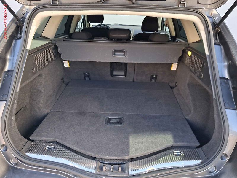 Ford Mondeo (2016) 2.0TDCi 4x4, 2.maj,ČR, AT - fotka 7 z 19