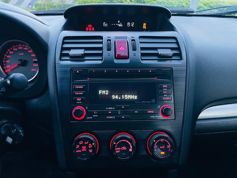 Subaru XV 2.0i 4x4 110KW MANUÁL SERVISKA - fotka 44 z 45