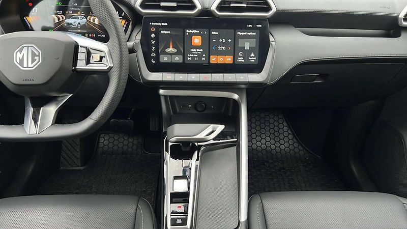 MG ZS HEV EXCLUSIVE 1.5L (145kW) SUV - fotka 15 z 49