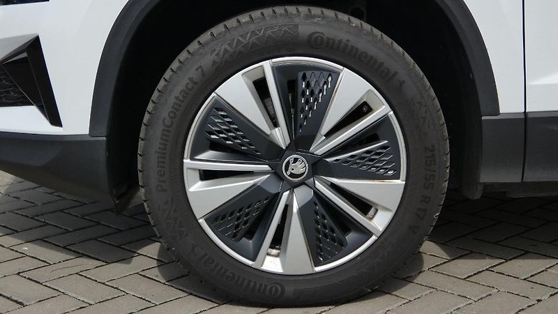 Škoda Karoq 2.0 TDI 110 kW Style - fotka 22 z 23