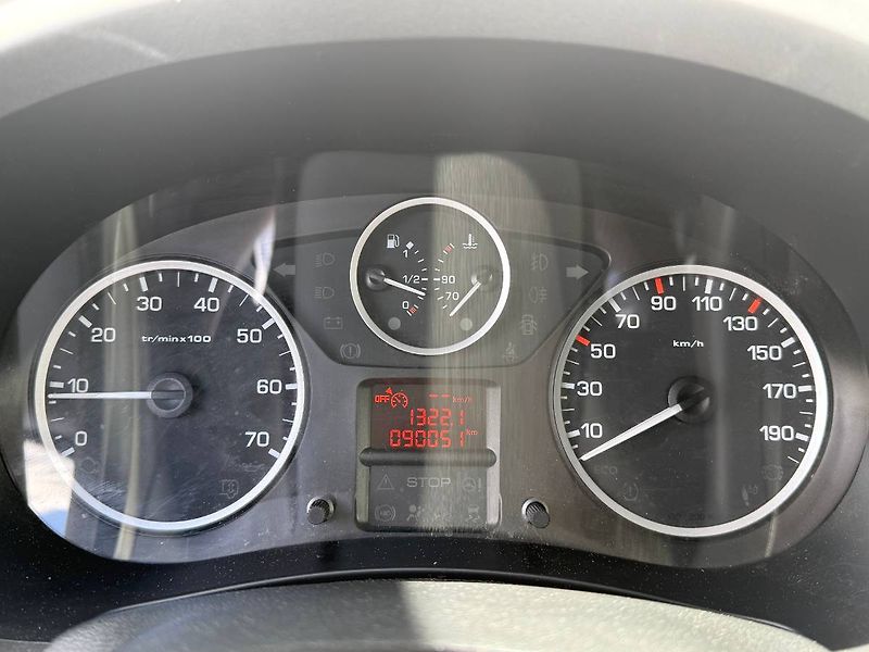 Citroën Berlingo (2018) 1.6 HDI 73 kW Shine - fotka 11 z 21