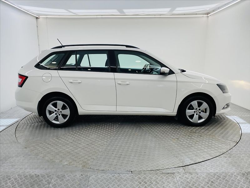 Škoda Fabia 1,4 TDI 66kW Style - fotka 22 z 24