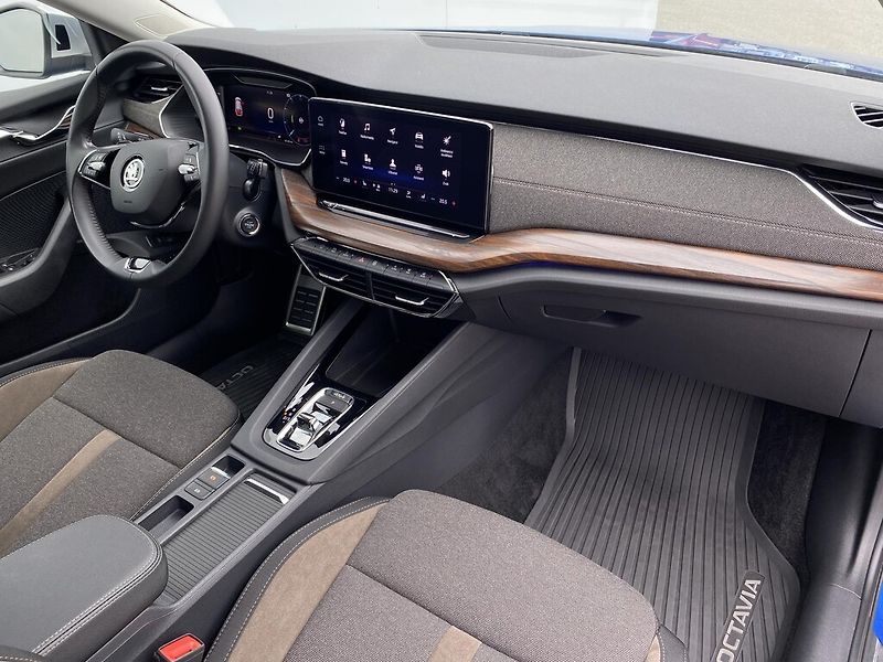 Škoda Octavia Scout 2,0 TDI 110 kW 4x4 DSG - fotka 25 z 28