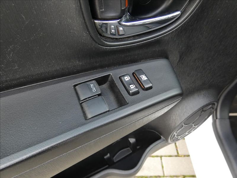 Toyota Yaris 1,3 1.33 VVT-i Trend,ČR,kamera - fotka 14 z 33
