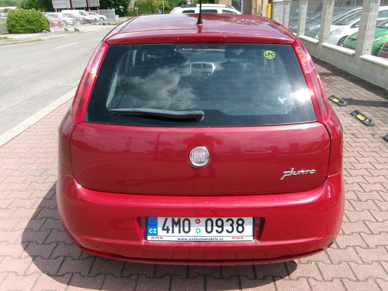 Fiat Punto (2010) 1,2i ČR 2xAIBAG ABS - fotka 6 z 24