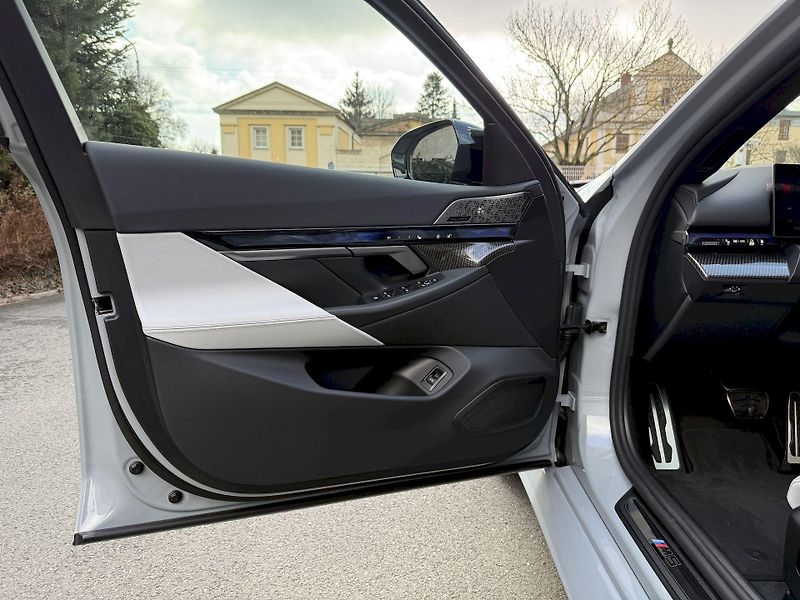 BMW M5 Touring Individual NEW Garance - fotka 13 z 55