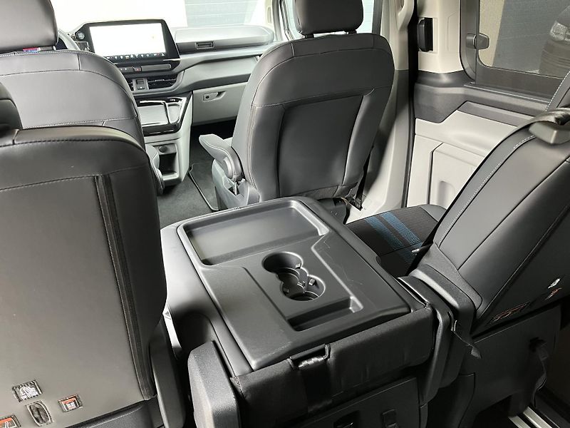 Ford Tourneo Custom (2025) AWD 170 PS Sport el. TZ,DPH - fotka 29 z 49