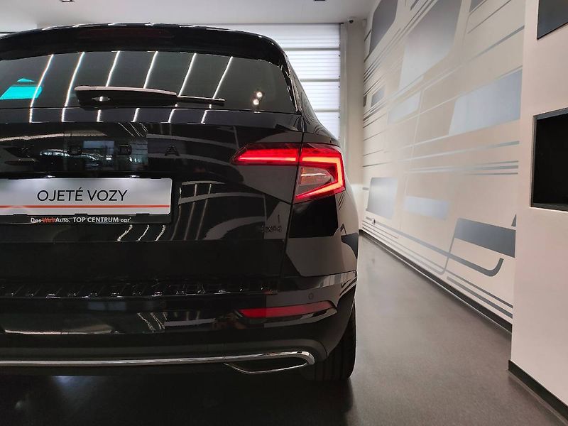 Škoda Karoq (2021) Sportline 2.0 TSI 4x4 (140kW/1 - fotka 30 z 31
