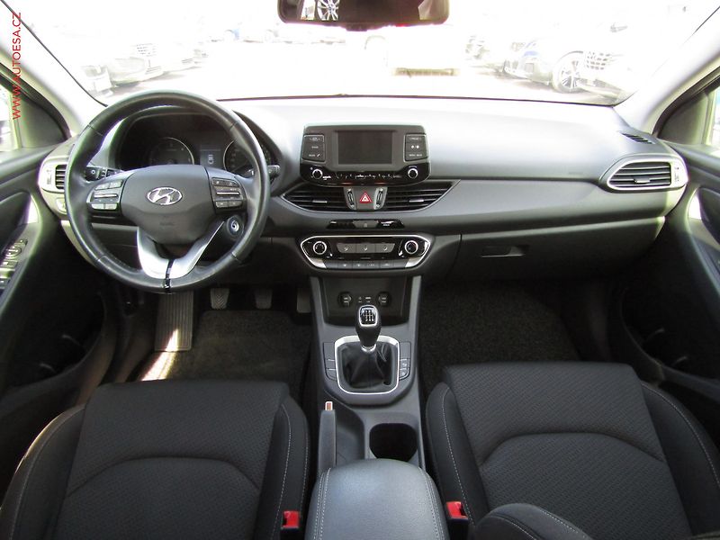 Hyundai i30 (2019) 1.6 CRDi Fastback, ČR - fotka 8 z 17