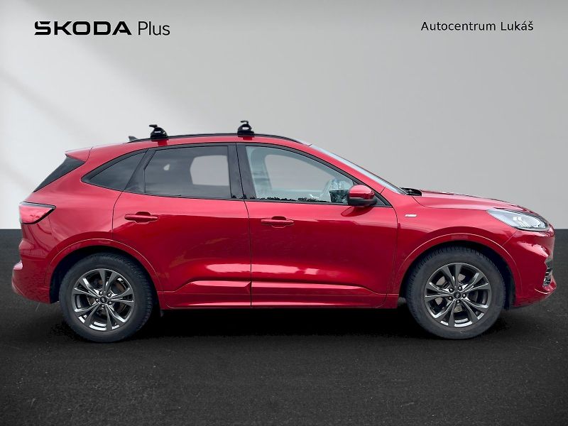 Ford Kuga (2021) - fotka 6 z 28