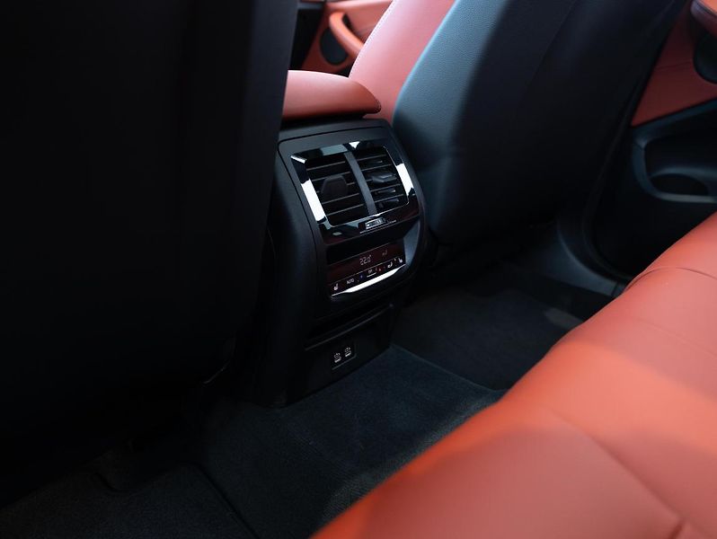 BMW X3 M Competition - fotka 23 z 25