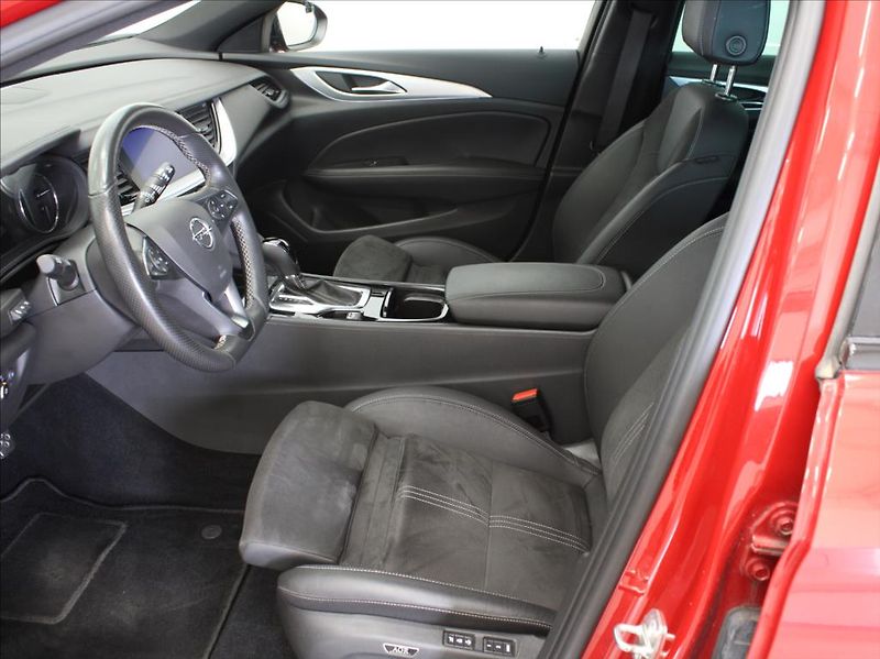 Opel Insignia 2,0 D 128kW 4x4 AT Paměť 56tkm - fotka 6 z 14