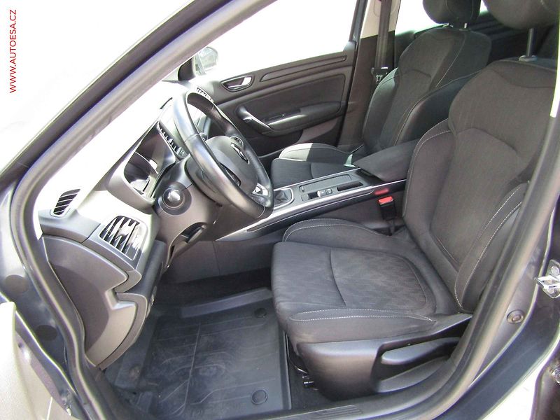 Renault Mégane (2020) 1.3 TCe, 1.maj,ČR, Limited - fotka 9 z 17