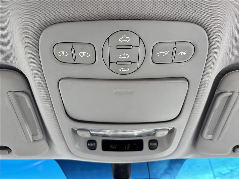 Kia Carnival 2,9 CRDi 136kW 7 Míst - fotka 19 z 43