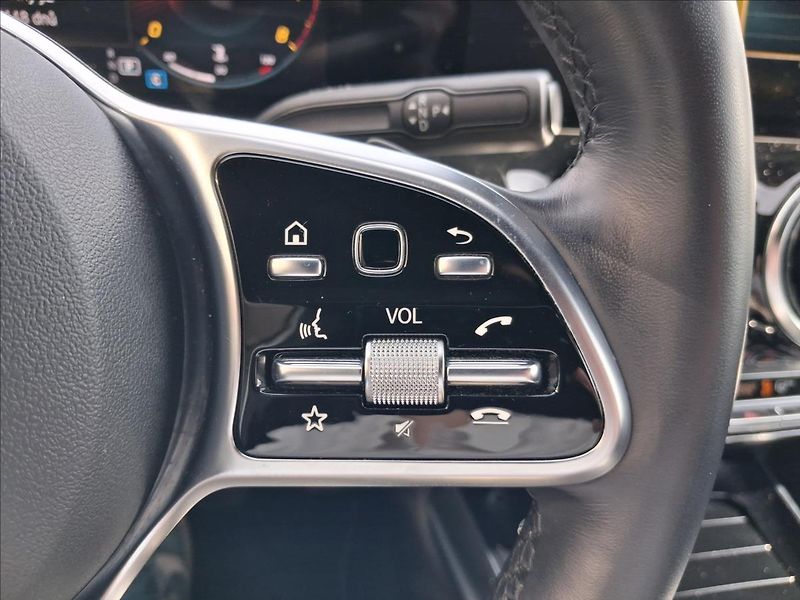 Mercedes-Benz GLA 1,3 180 MHEV Limited - fotka 7 z 21