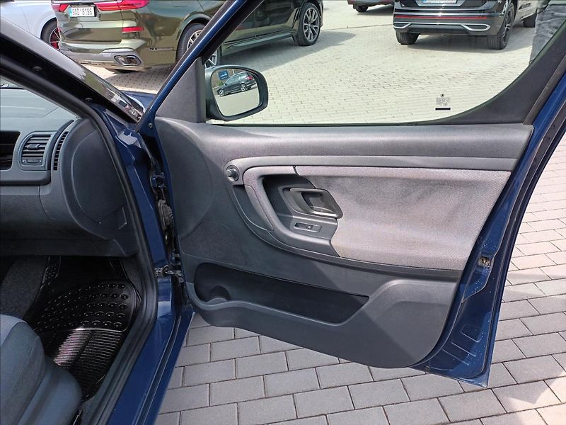 Škoda Roomster 1,2 TSI,77KW,KLIMA,PARKING - fotka 22 z 34