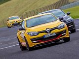 Rychlé Renaulty na Autodromu v Mostě.