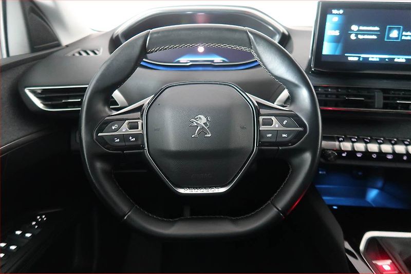 Peugeot 3008 (2022) Allure Pack 1.2 PureTech - fotka 16 z 18
