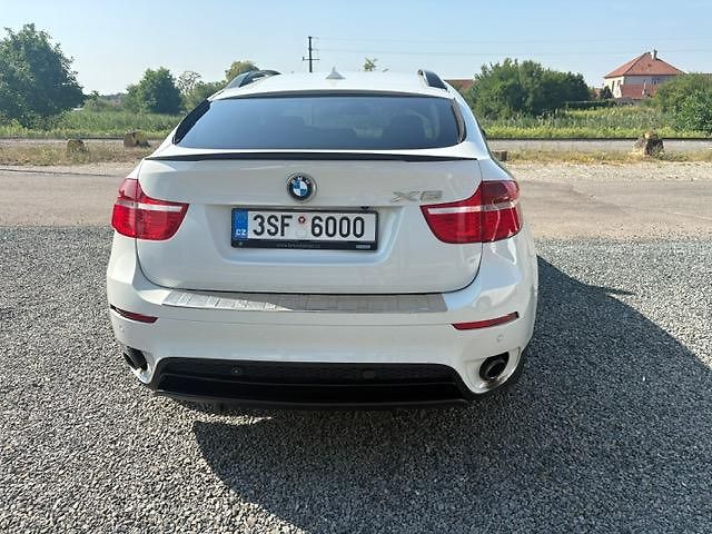 BMW X6 (2012) - fotka 3 z 7