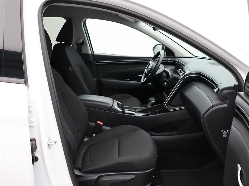 Hyundai Tucson 1,6 T-GDI 110 kW Smart Aut. DP - fotka 11 z 27