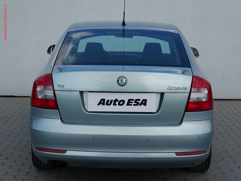 Škoda Octavia (2009) 1.4 TSI, ČR, AC, park.čidla - fotka 5 z 13