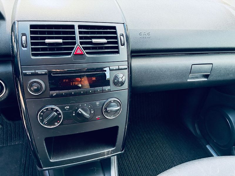 Mercedes-Benz Třídy A A160 CDi  60 kW  1.maj ČR půvo - fotka 11 z 17