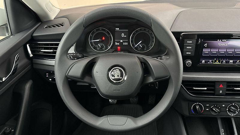 Škoda Scala 1.0 TSI Ambition - fotka 9 z 22