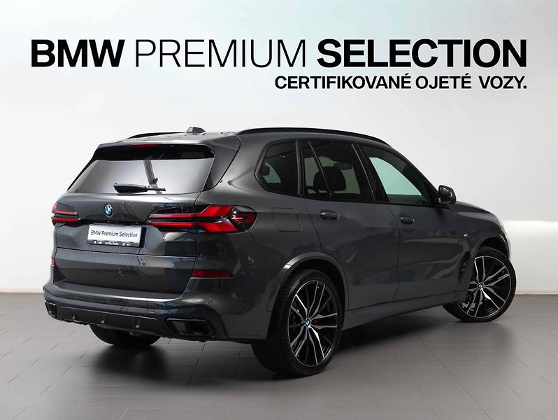 BMW X5 xDrive30d - fotka 5 z 22
