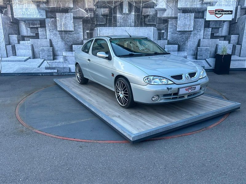 Renault Mégane (2001) 1.6i 16V - 79KW - fotka 2 z 20