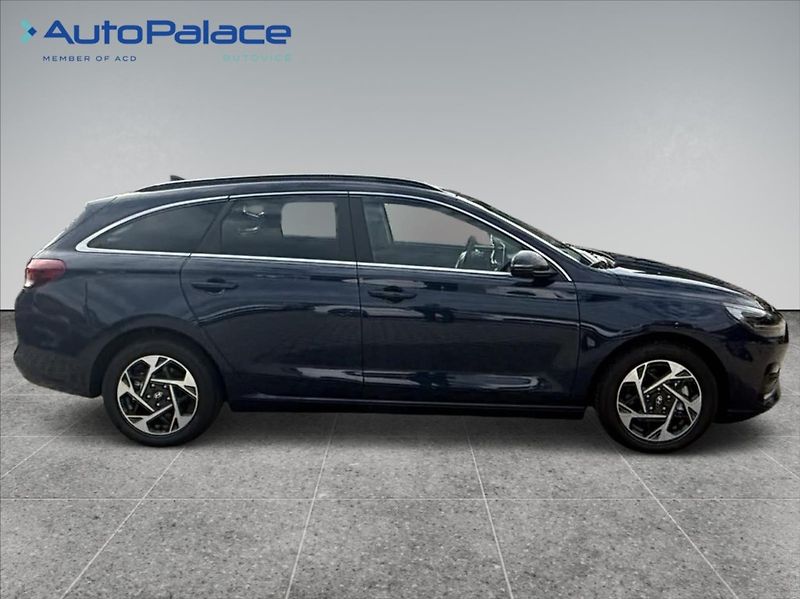 Hyundai i30 1,6 TGDI STYLE AT 1.MAJITEL - fotka 15 z 15