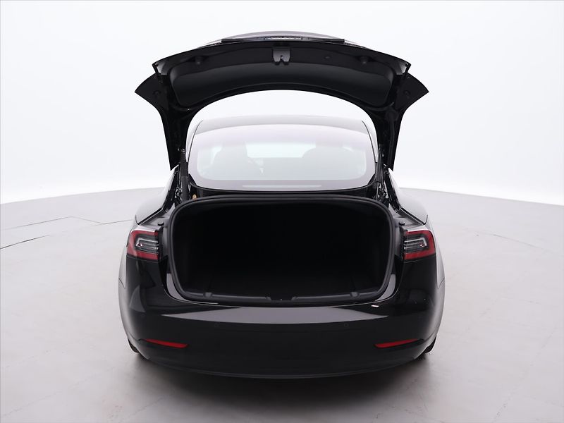 Tesla Model 3 Long Range 75kWh AWD sOH 96,4% - fotka 9 z 32